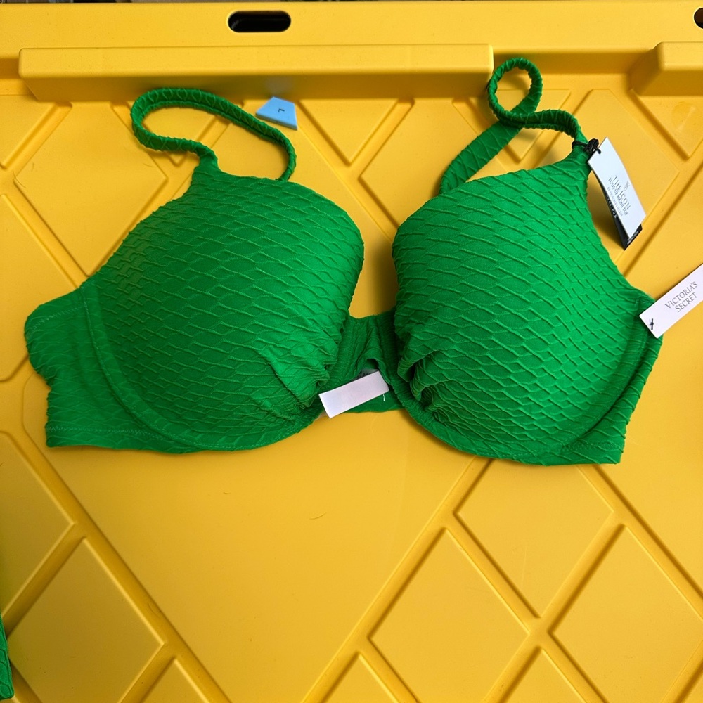 Victoria's Secret Bright Green Textured Push-Up Bikini Top